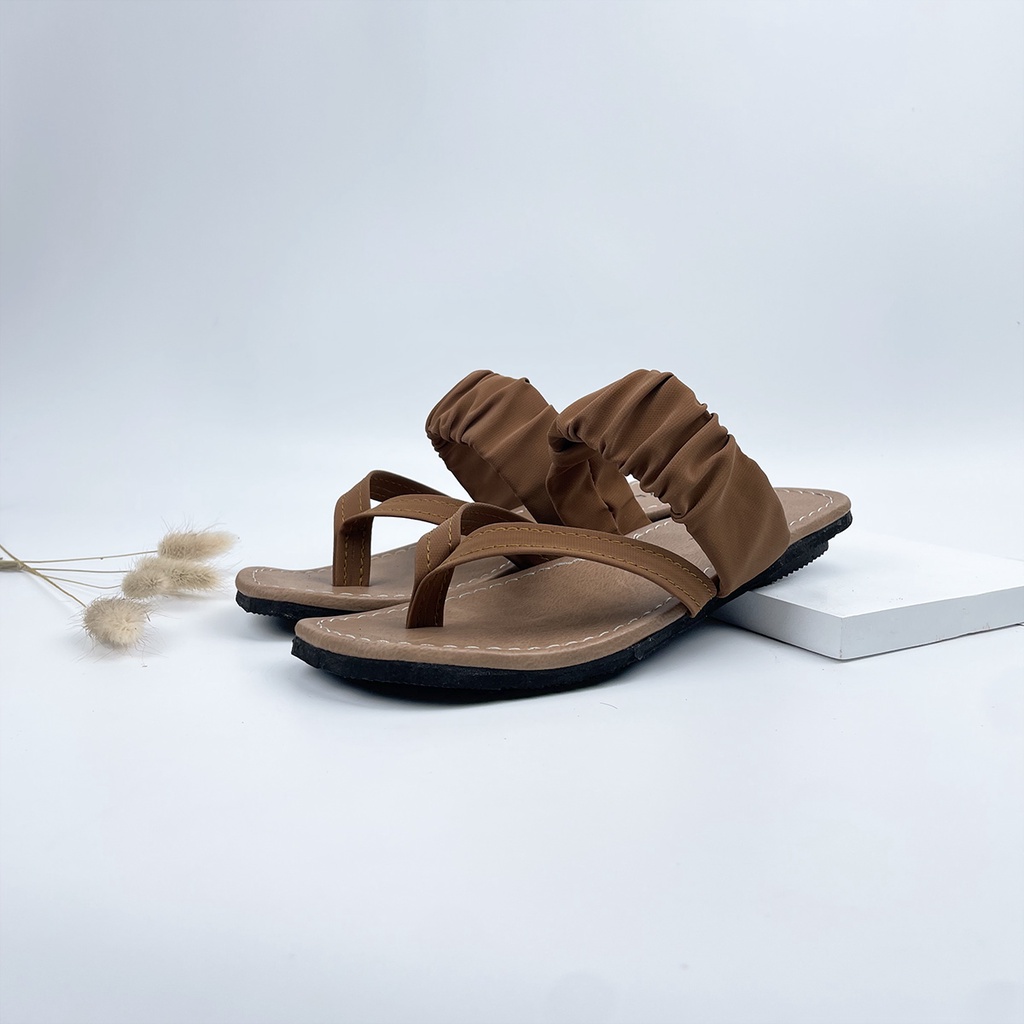 Sandal Jepit Wanita Simpel Elegan Teplek Sol Karet Avenlee Beiza