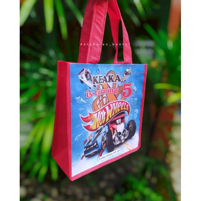 

Tas Ultah Snack/ Tas Ultah Custom/ Goodiebag Ultah/ Souvenir UlangTahun