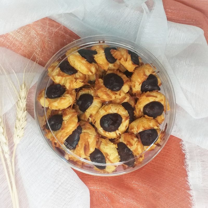 

Kue kering lebaran THUMPRINT KEJU COKLAT isi 500gr(1/2kg)