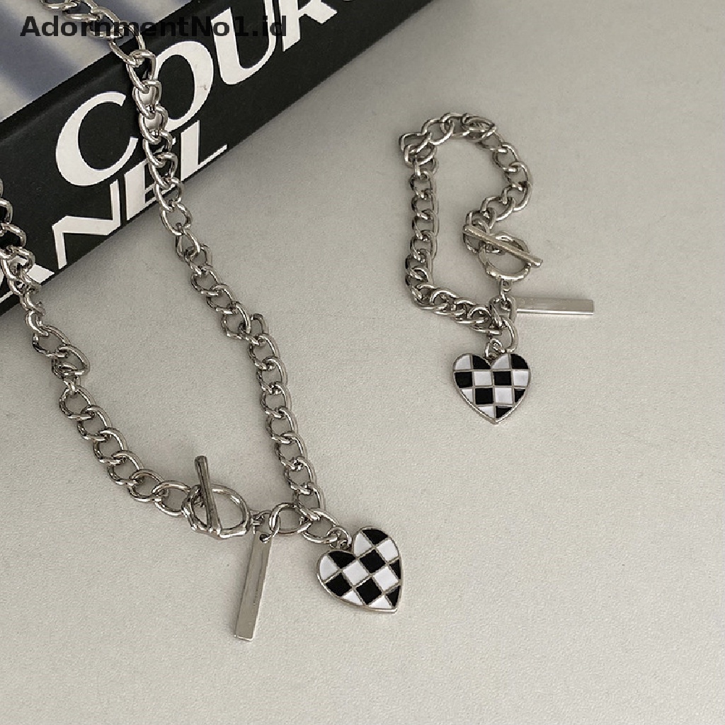 [AdornmentNo1] Personalized Necklace Checkerboard Love Pendant Necklace Desain Sense Sweater Canggih Rantai Tulang Selangka Ins Hip-Hop Necklace [ID]