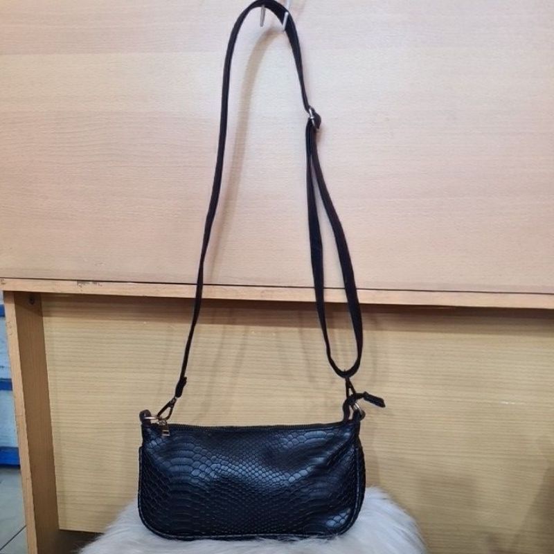 TAS SNAKE SKIN MOTIF PRELOVED