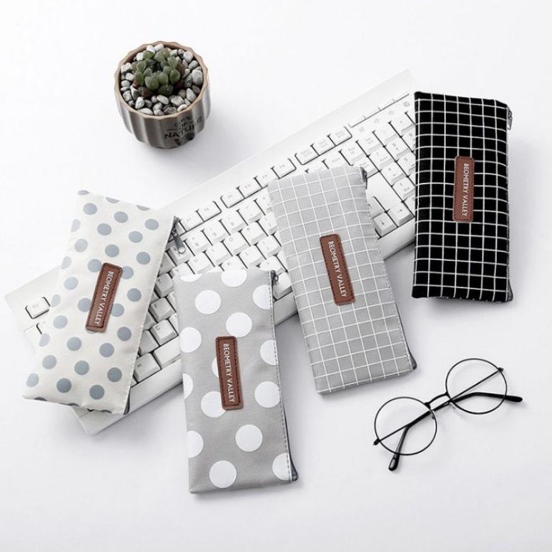 

Tempat Pensil Geometry Valley Pencil Case Murah / Tempat Kosmetik Murah IHICD6262
