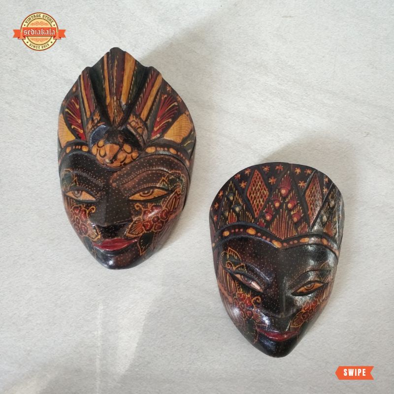 Sepasang Pajangan Topeng Kayu Batik Rama - Shinta (Size S).