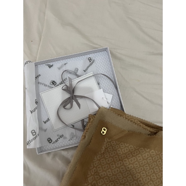 Buttonscarves tapis canary preloved