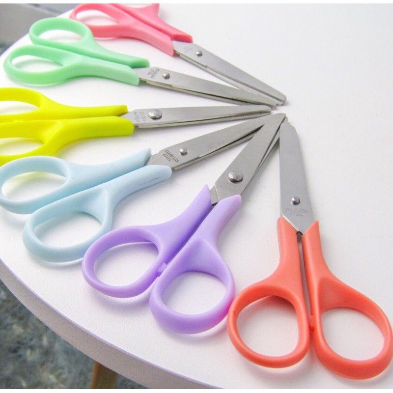 

Gunting Pastel Macaroon Lucu Warna-warni 5inch Ujung Tumpul