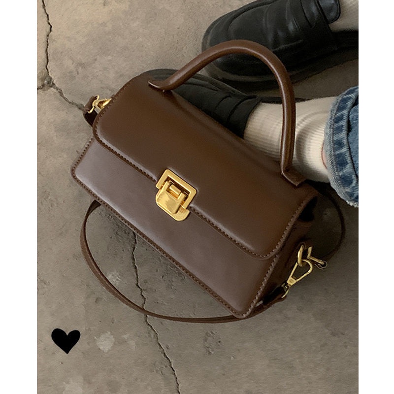 Red Retro tas tangan tas wanita 2022 musim dingin baru trendi fashion Messenger tas Korea niche all-match in Messenger tas