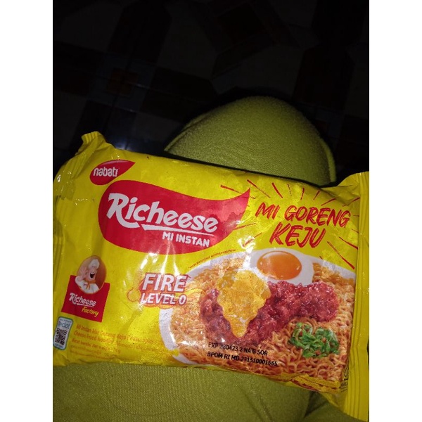 

mie instan richess keju