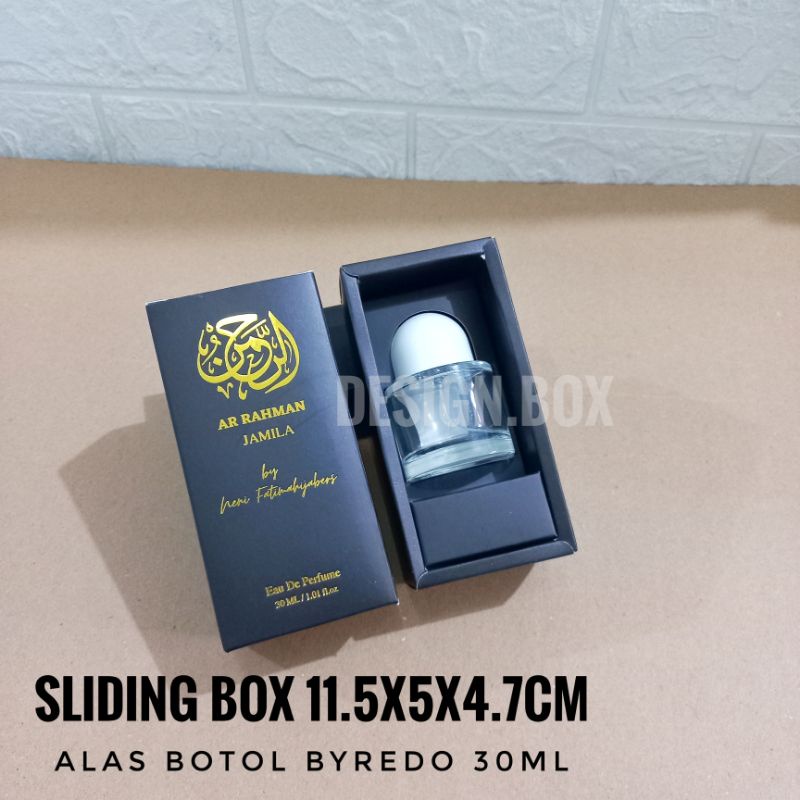 

BOX PARFUM SLIDING HITAM CETAK HOTPRINT 11.5X5X4.7CM | SLIDING BOX HITAM 11.5X5X4.7CM