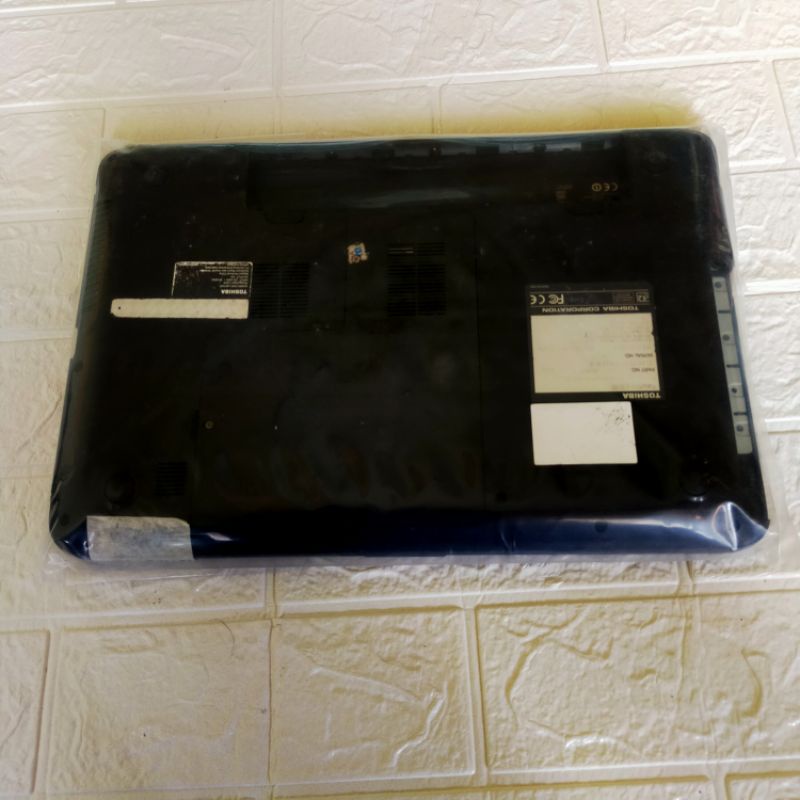 Casing Bawah Bottom Laptop Toshiba Satellite C800 C805 C840 C845