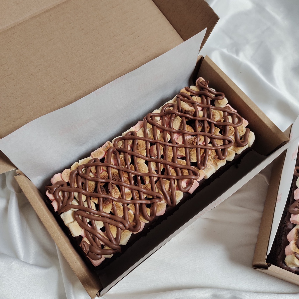 

Premium Baked Chocomallow Fudgy Brownies (22x10)