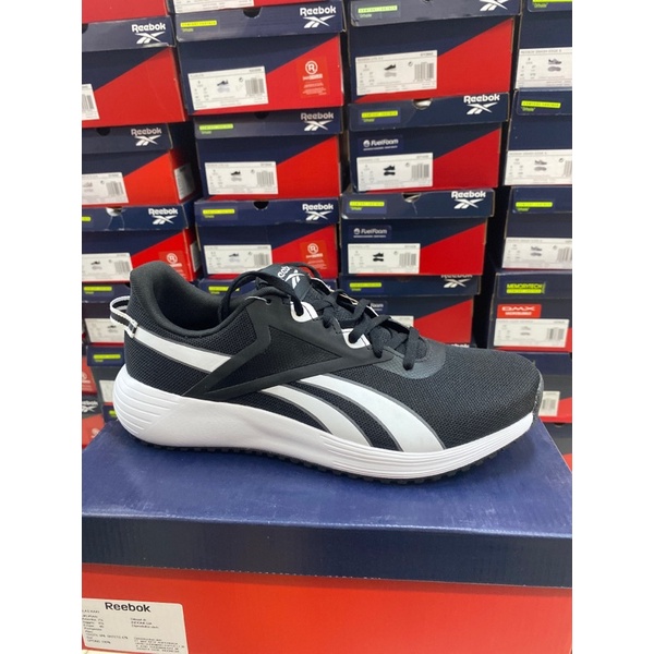 Sepatu pria/ Reebok
