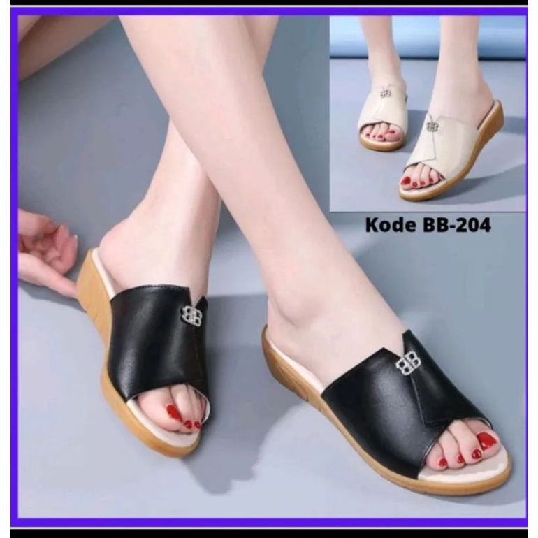 Sendal Wanita Model Terbaru Bahan semi Kulit Berkualitas (BB-204)