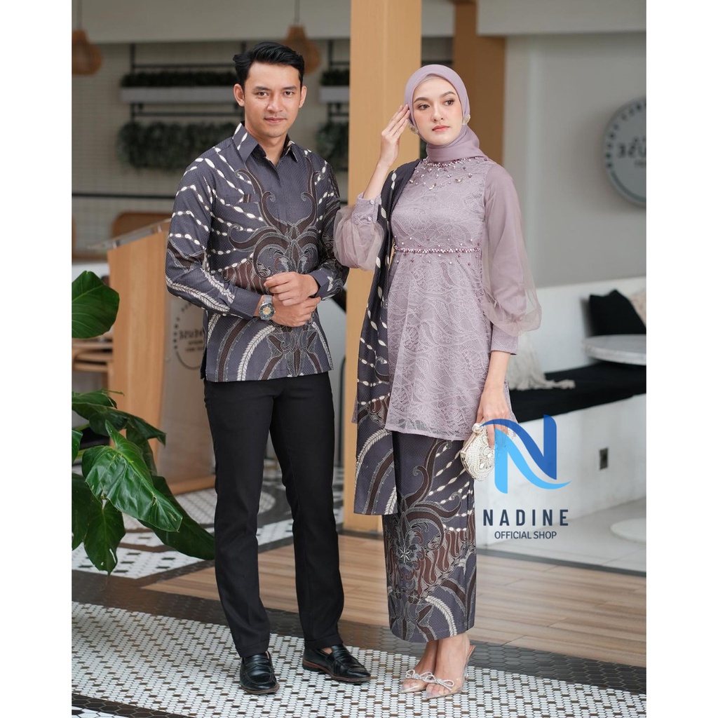 NEW ARRIVAL | READY JUMBO SET KEBAYA COUPLE NADINE KEBAYA COUPLE KEMEJA MODERN BAJU WISUDA SET TUNIK LAMARAN TUNANGAN BATIK BAJU COUPLE KONDANGAN TERBARU 2023 BROKAT KOMBINASI TILLE MUTIARA LAYER SAYAP PAYET JAHIT TANGAN BAJU SARIMBIT KELUARGA PACAR