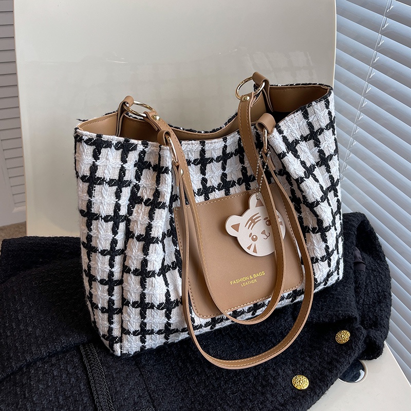 ☁Sera net red hot style tote bag female 2022 new canvas plaid large capacity bag student class shoulder bag