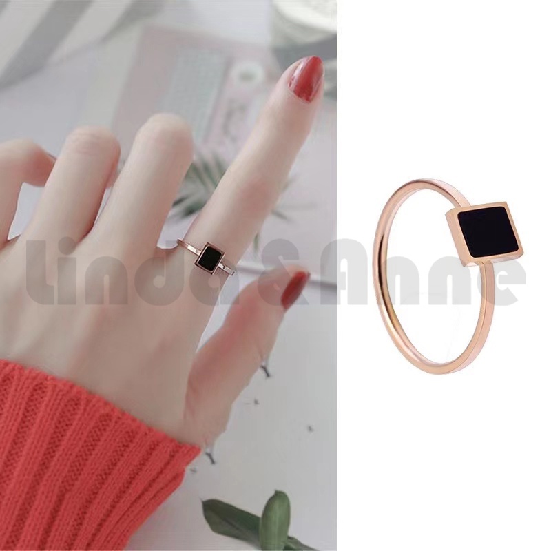 Cincin Titanium Persegi Geometris Klasik Rose Gold Dengan Cincin Wanita Jari Shell Hitam Stainless