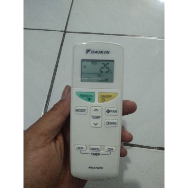 Remote ac daikin original ARC470A13 second