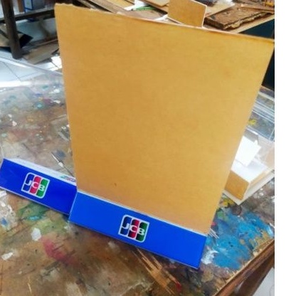 

selipan brosur akrilik bisa sablon