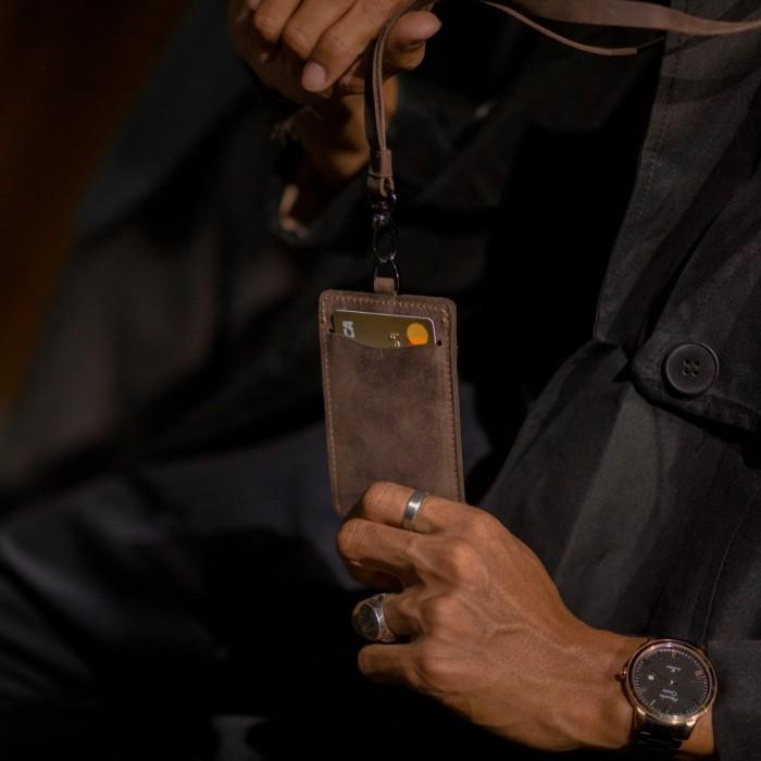 

REVEN LEATHER ID CARD ARCA LANYARD KULIT SAPI ASLI MODEL KALUNG