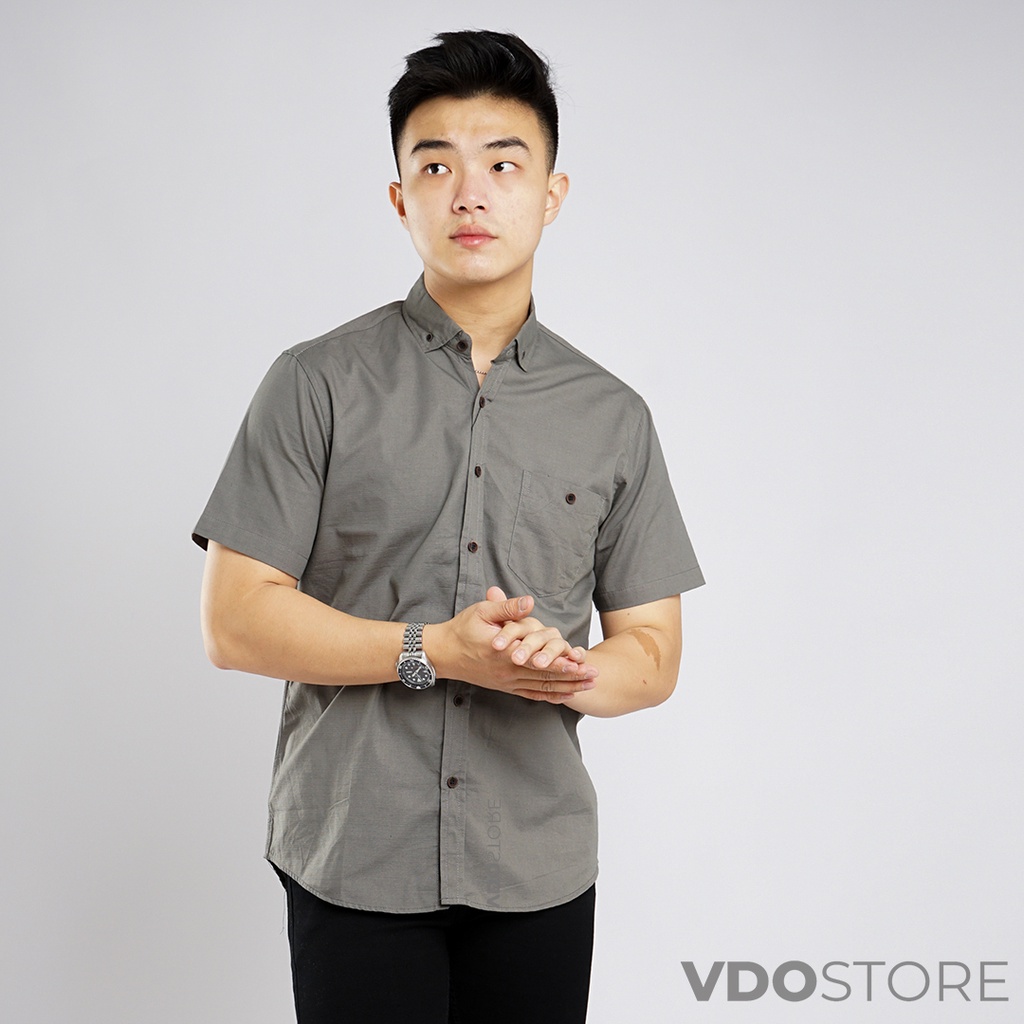KEMEJA PRIA ABU TUA BASIC LENGAN PENDEK BAJU POLOS DEWASA PREMIUM KEMEJA KERJA TEBAL M L XL HITAM PUTIH NAVY ARMY CREAM KEMEJA KANTOR FORMAL SANTAI CASUAL SEMI KASUAL VIRAL MURAH KATUN KUALITAS WHITE SHIRT
