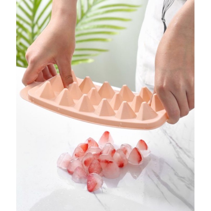 Cetakan Es Batu Bentuk Diamond 18 Cube Lubang Cetakan Puding Jelly Agar Agar Cetakan Es Serbaguna