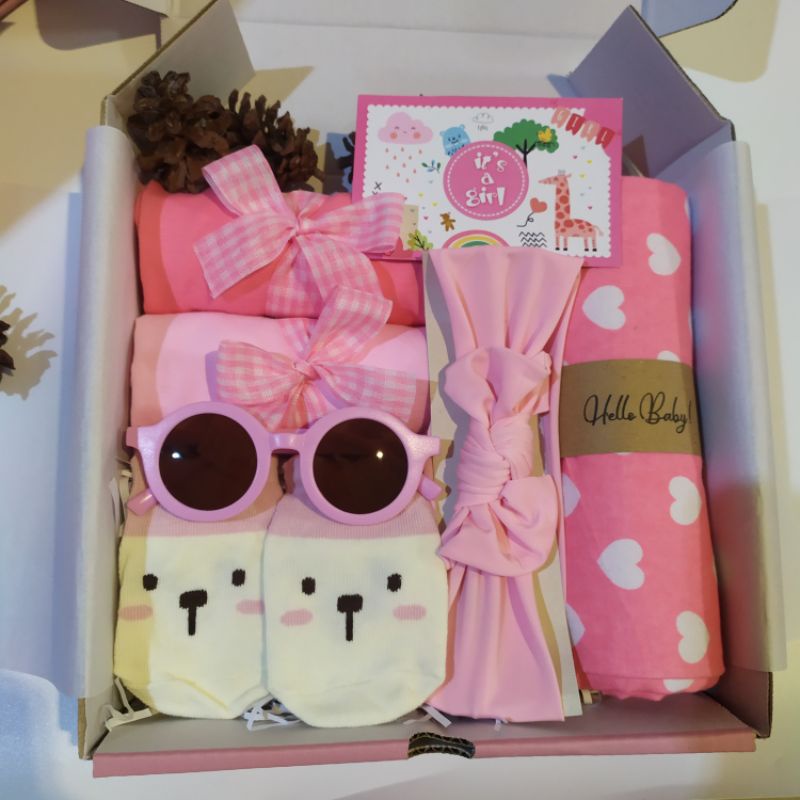 Hampers kado bayi|Baby gift set|Parcel kelahiran|set 2 jumper bayi perempuan+bedong accesories girl