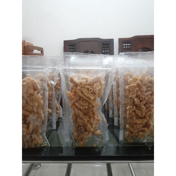 

Usus Krispi Crispy Camilan Enak Jajanan Viral Homemade 65gram