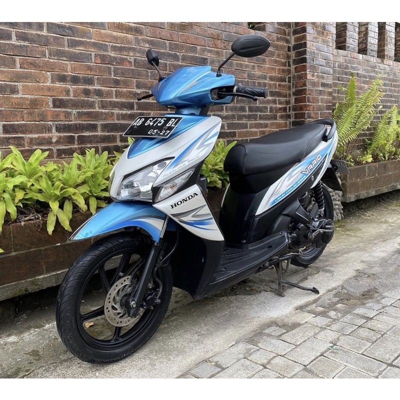 STIKER STRIPING MOTOR VARIO 110 CARBU 2011 2012 PUTIH LIS BIRU