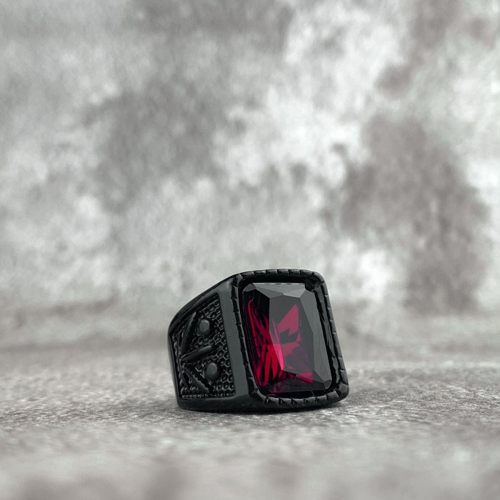 TERLARIS Cincin Pria Titanium Hitam Kotak Batu Merah Hitam Ruby Black Onyx C60 KEKINIAN