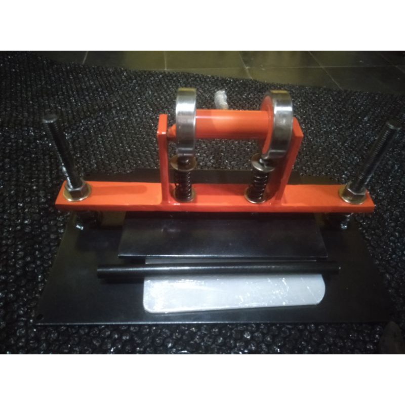 

POND MAUAL MASKER KERTAS KULIT PLASTIK SANDAL DLL