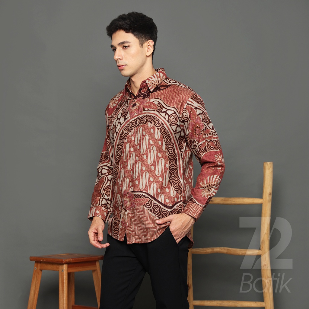 KEMEJA BATIK PRIA LENGAN PANJANG Kemeja Dobby Slimfit Motif Parang Roll Warna Dusty Pink Maroon 723151 Cap 72 - Baju Kemeja Atasan Pakaian Setelan Batik Pria Cowok Laki Laki Remaja Keluarga Kantor Lengan Panjang Modern Slimfit Slim Fit Premium Kekinian