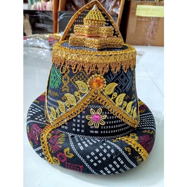 Kuluk/topi pengantin adat aceh