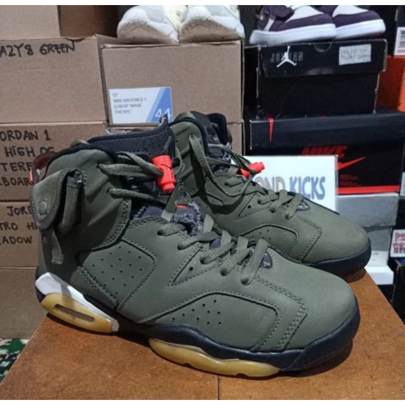 Sepatu Nadroj 6 Retro CJ Travis Scott - Size 40