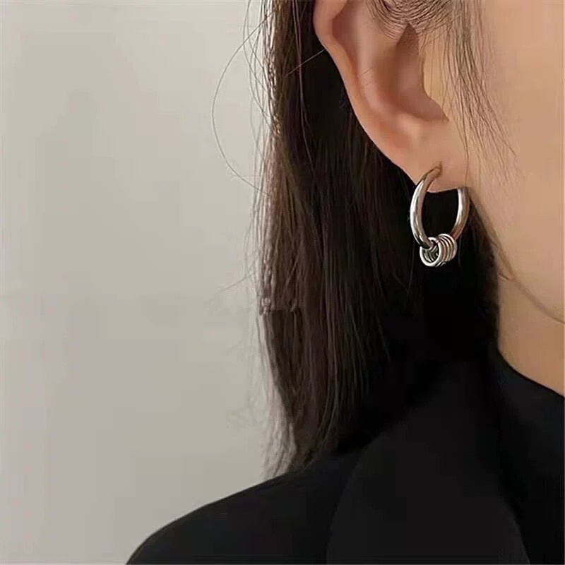 1pc Anting Bulat Bahan Titanium Steel Gaya Hip Hop Untuk Unisex