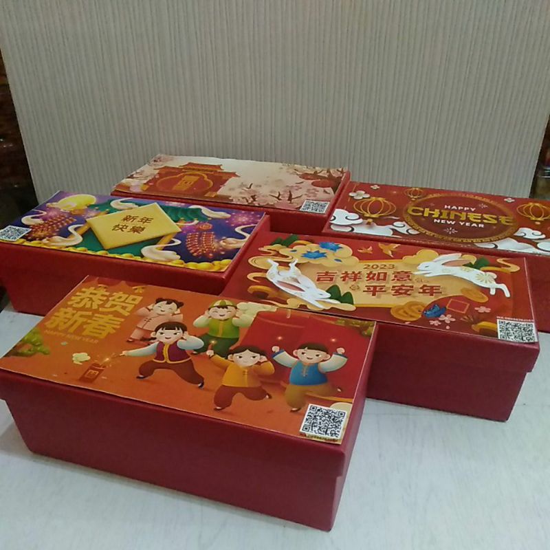 

Hampers Imlekl Lapis Legit/prune 1/2 loyang