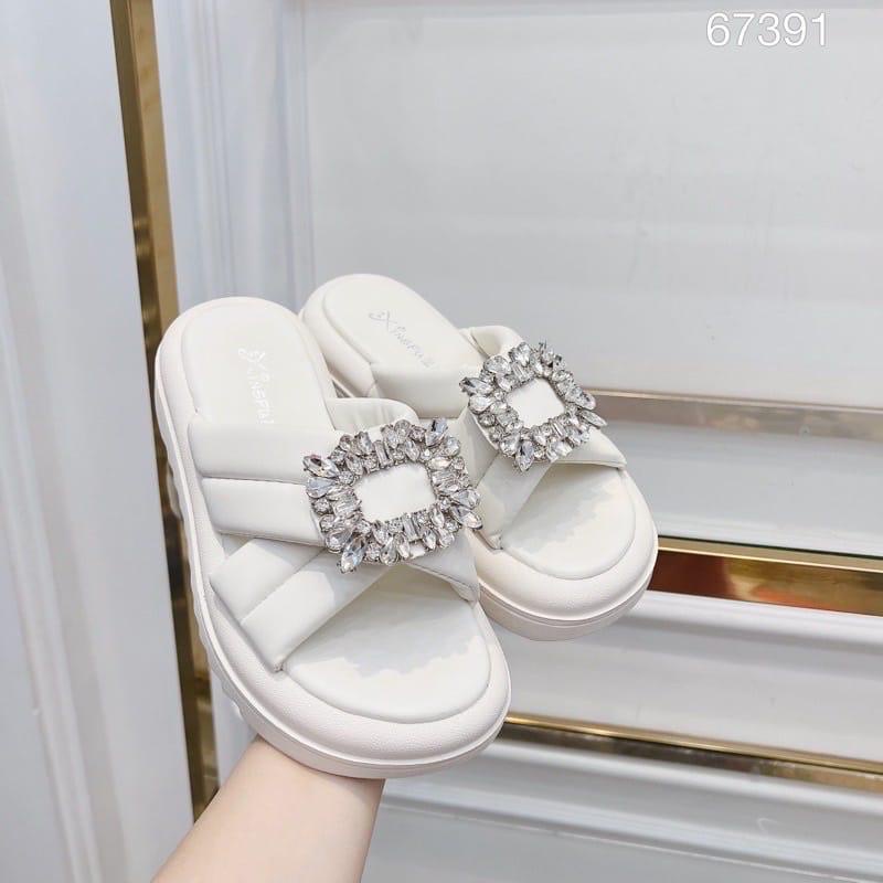 DM 19 SANDAL WANITA PERMATA MASA KINI