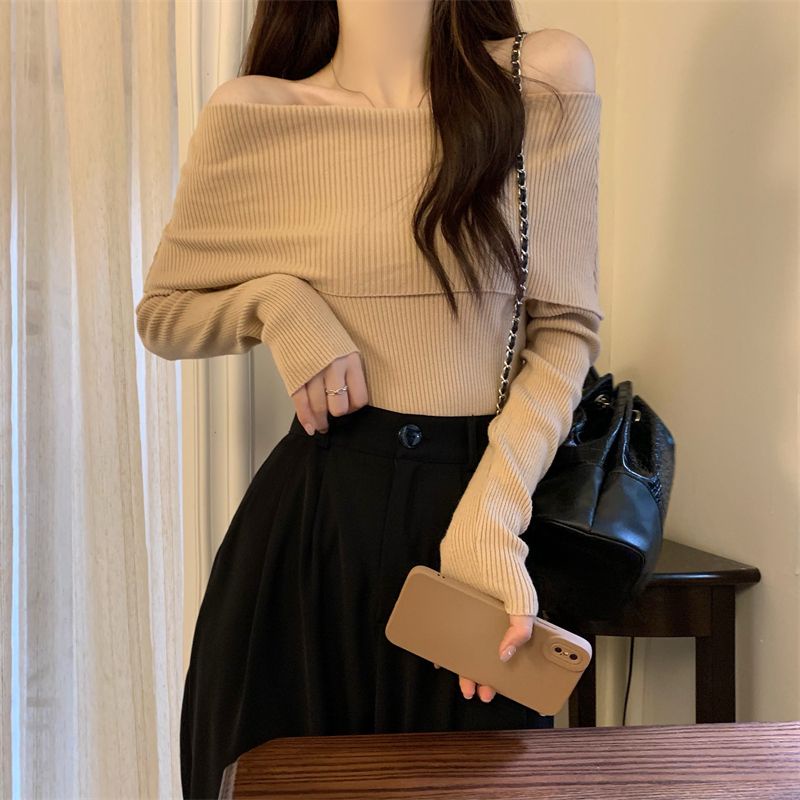 Musim Gugur Rajutan Sweater Wanita Rasa Desain Baru Niche Kemeja One-Shoulder Bottoming 2022 Net Red Hot Gaya lengan Panjang Tren Atas