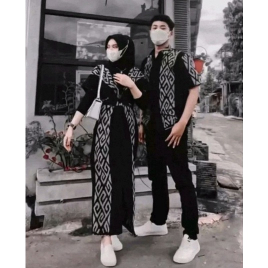 Set Baju Tenun Couple Clara Dress Hitam Mamba Dan Kemeja Pria Panjang Pendek