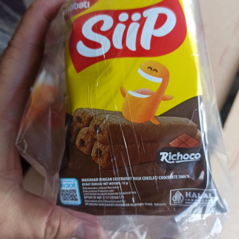 

Makanan Ringan Rasa Cokelat Siip Nabati Richoco Renceng