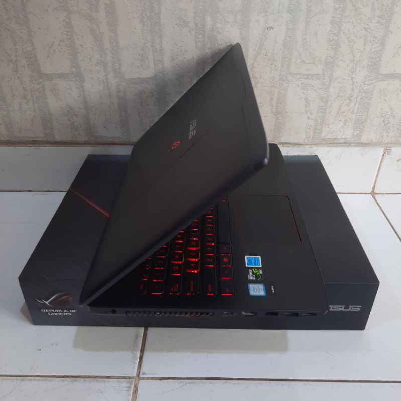 Laptop Asus ROG Strik GL553VD Core i7-7700HQ Gen 7th Ram 8Gb/SSD 256Gb/HDD 1TB Nvidia Geforce GTX 1050 keyboard backlight