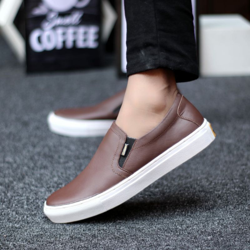 Sepatu Casual Pria Sneakers Tanpa Tali Slip On Kulit Asli Slop Santai Main Kerja Kuliah Murah