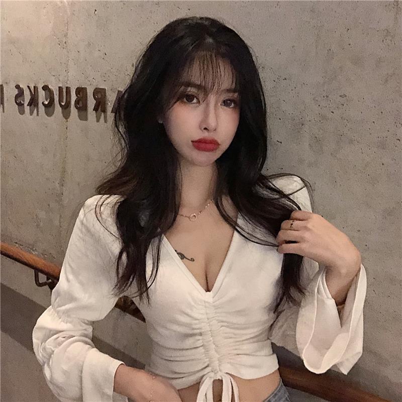 Red Desain Rasa Serut T-shirt Pendek Wanita 2022 Musim Semi Versi Korea Baru Inner Bottoming Kemeja In Lengan Panjang Slim top