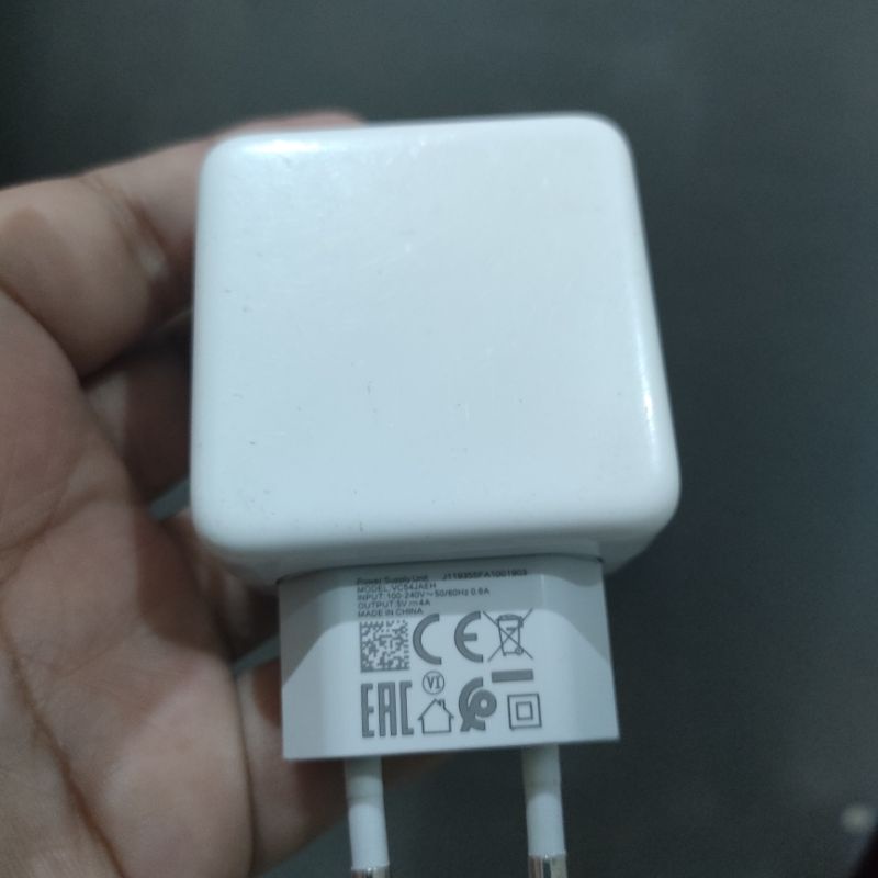 Adapter charger 20w Realme 5pro xt x copotan bekas