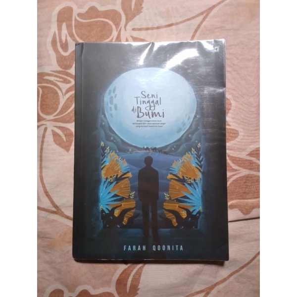 Book preloved/buku bekas "Seni Tinggal di Bumi"