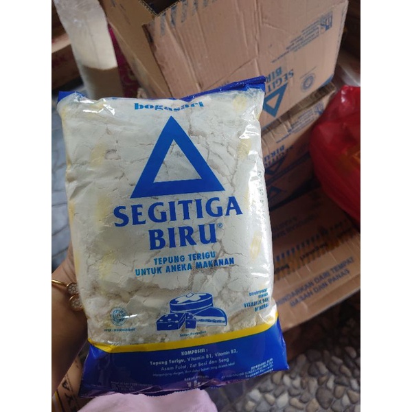 

tepung terigu segitiga 1kg