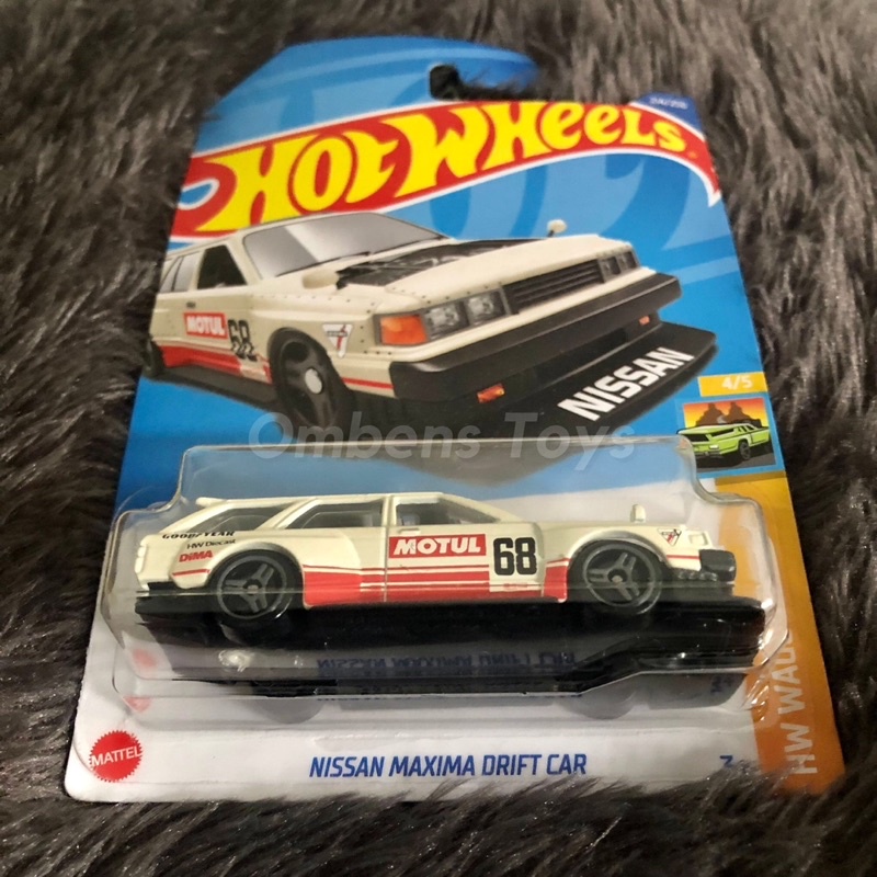 Hot Wheels Nissan Maxima Drift Car Putih