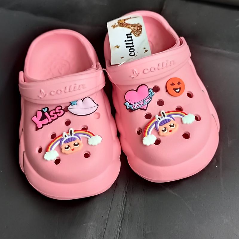 Sandal baim anak perempuan terbaru Sandal bakpau jibbitz Kiss Rainbow Sepatu sandal anak wanita trendy Collin sendal kodok viral