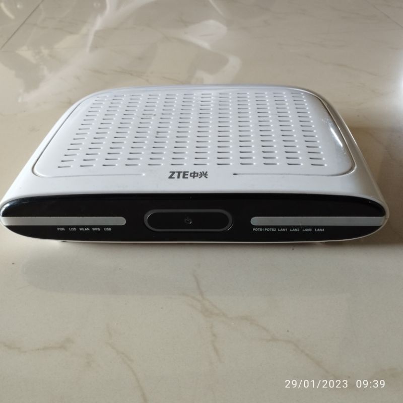 Modem Router WiFi GPON ONT ZTE ZXA10 F660 Bekas Masih Normal