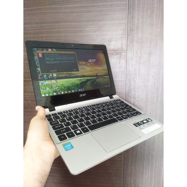 netbook acer aspire E11