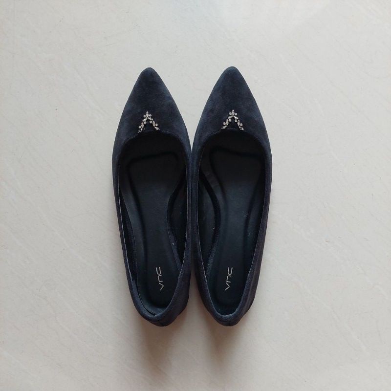 Sepatu VNC hitam