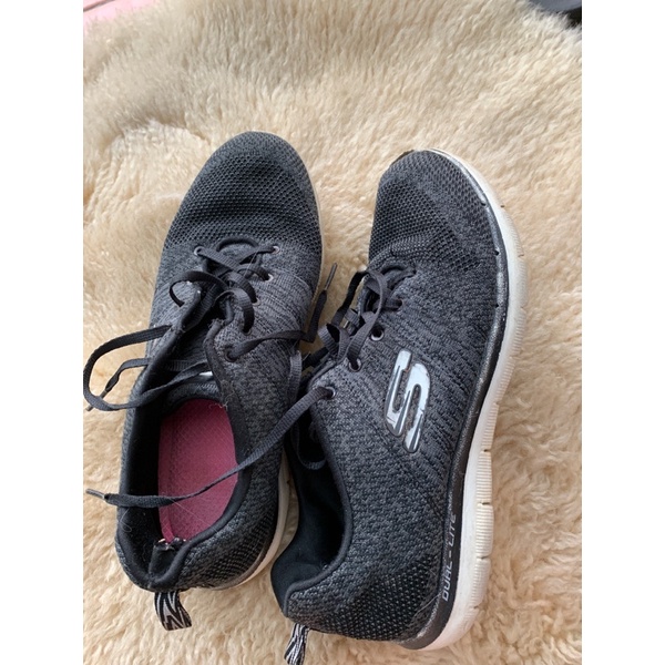 Skechers 41 Preloved
